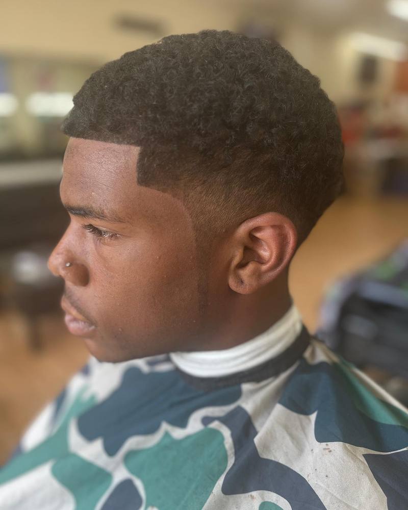 Waves and a crisp lineup fade at Greene's